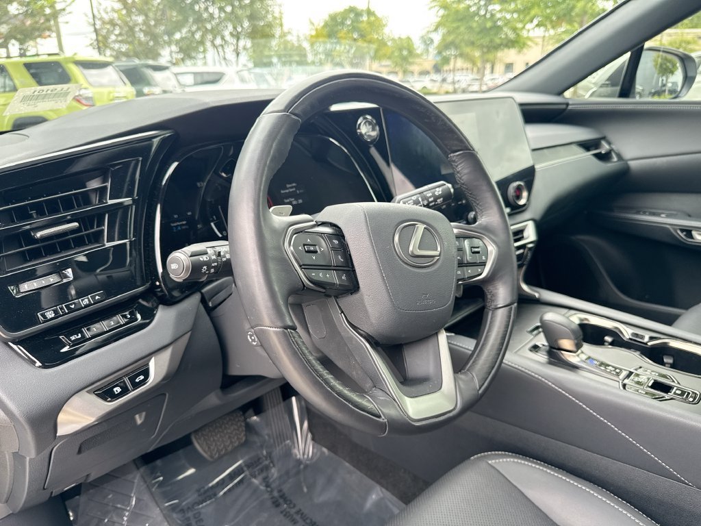 Used 2025 Lexus RX 350 Premium w/ Accessory Package (Z1) FWD image 22