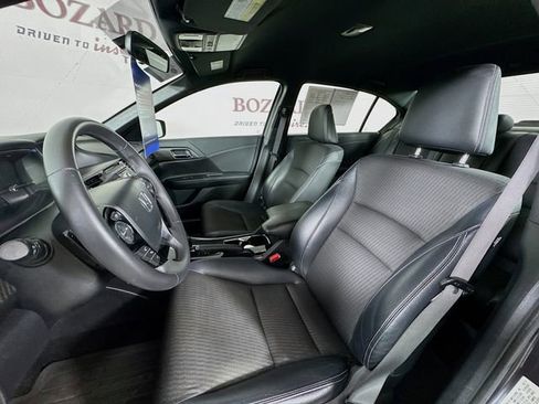 Used 2017 Honda Accord Sport image 23