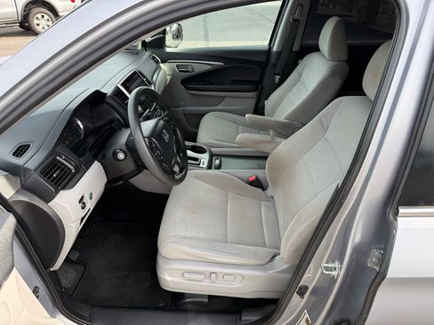 Used 2017 Honda Pilot EX image 11