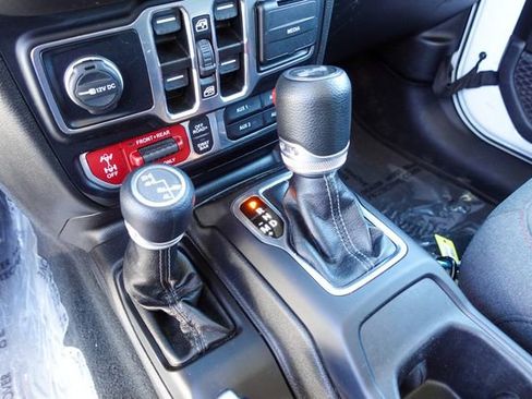 Used 2024 Jeep Wrangler Unlimited Rubicon image 20