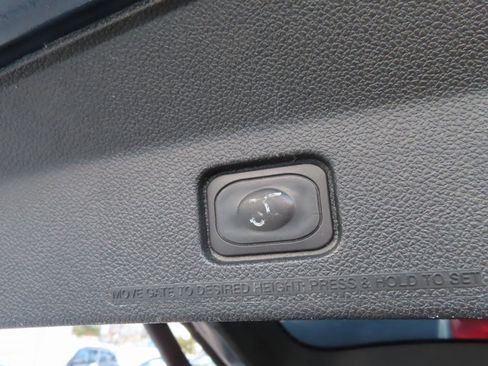 Used 2018 Ford Explorer XLT w/ Equipment Group 201A image 33