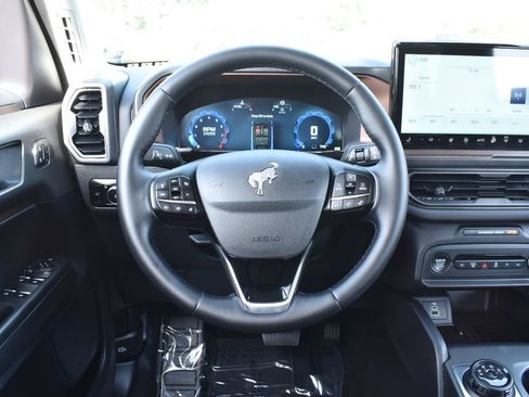 Certified 2025 Ford Bronco Sport Outer Banks w/ Outer Banks Tech Package+ AWD/4WD image 15