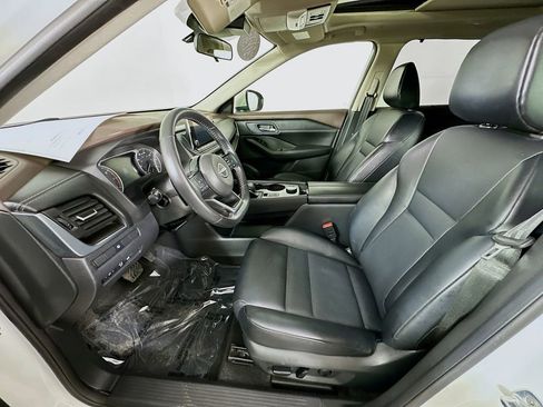 Certified 2023 Nissan Rogue SV w/ SV Premium B Package image 30