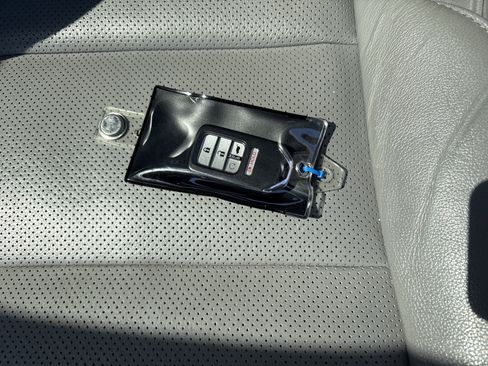 Used 2016 Honda Pilot Elite image 38