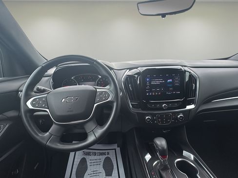 Used 2023 Chevrolet Traverse RS FWD image 10
