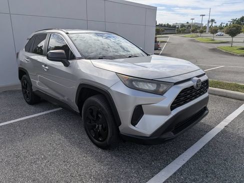 Used 2019 Toyota RAV4 LE FWD image 1