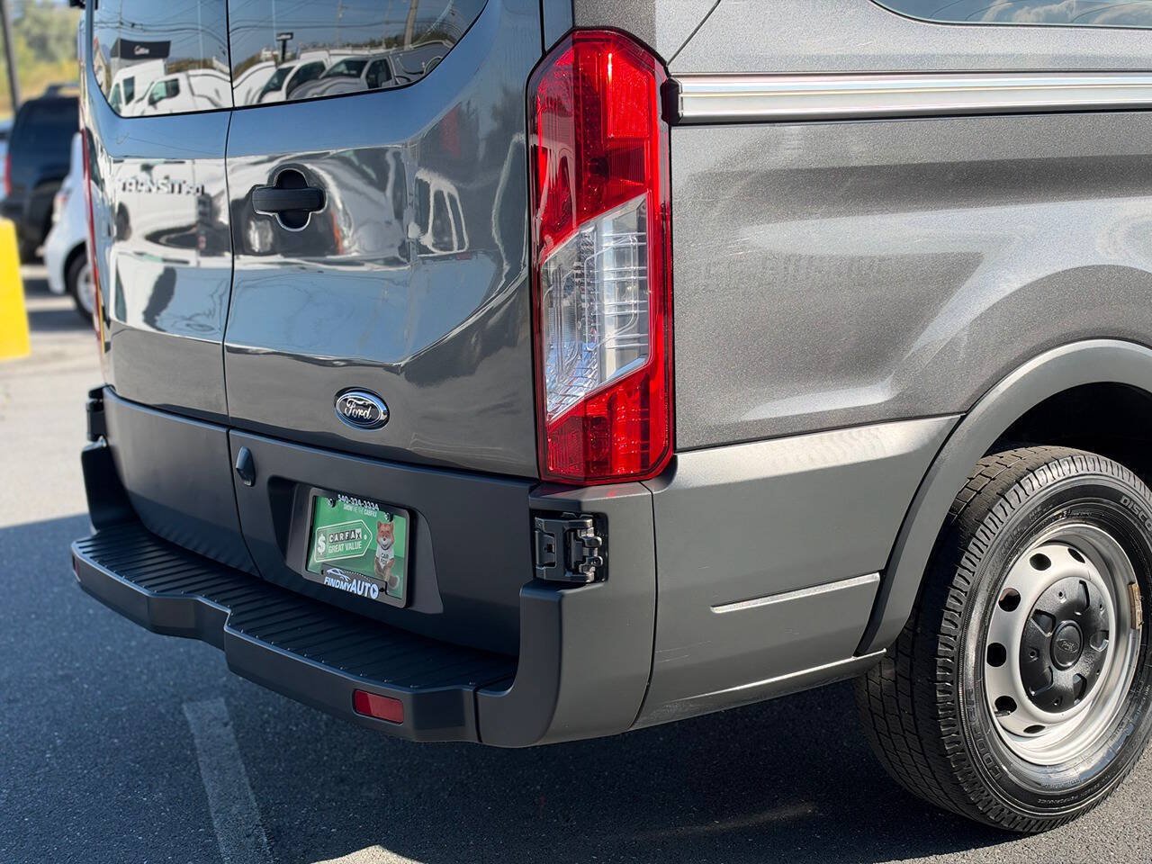 Used 2017 Ford Transit 150 XL RWD image 40
