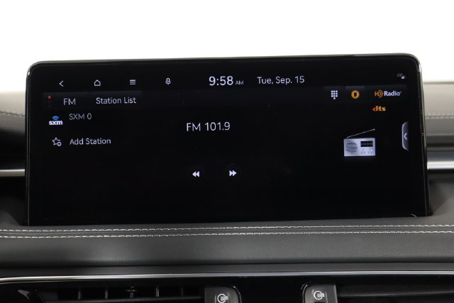 Used 2023 Genesis G70 2.0T RWD image 25