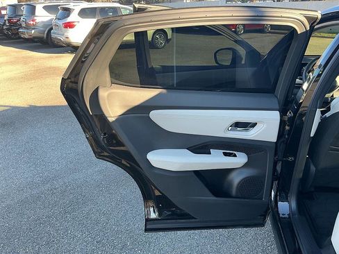 Certified 2023 Nissan Ariya FWD image 20