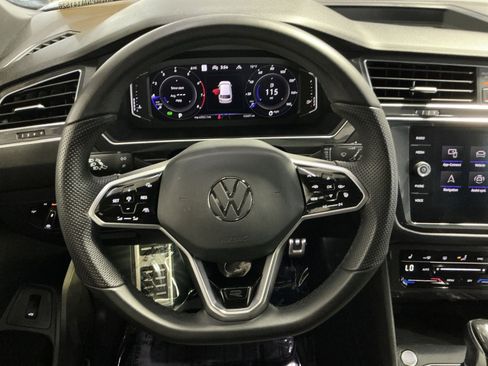 Used 2022 Volkswagen Tiguan SEL R-Line AWD/4WD image 17