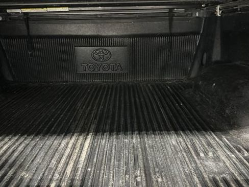 Used 2018 Toyota Tundra SR5 AWD/4WD image 25