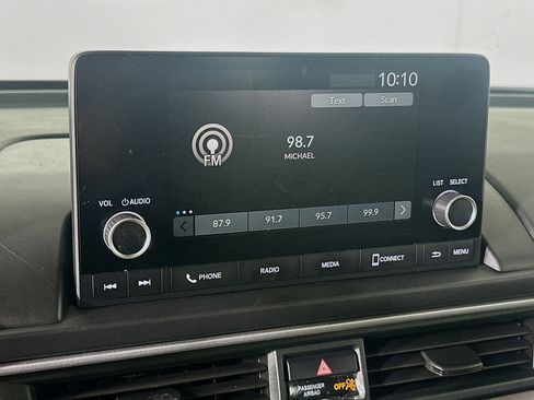 Used 2023 Honda Pilot LX image 21