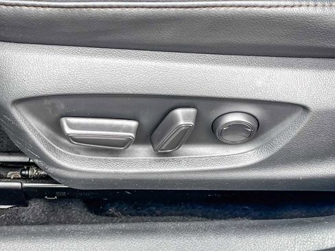 Used 2018 Toyota Camry XLE image 20