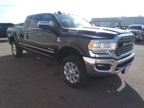 Used 2022 RAM 2500 Limited w/ Towing Technology Group image 4