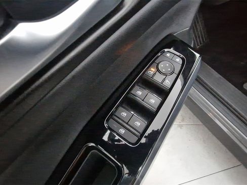 Used 2022 Nissan Pathfinder SL image 16