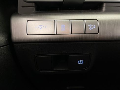 Certified 2025 Hyundai Kona SEL AWD/4WD image 30