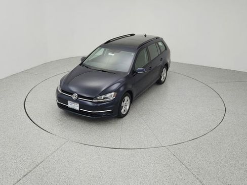 Used 2018 Volkswagen Golf SE image 13