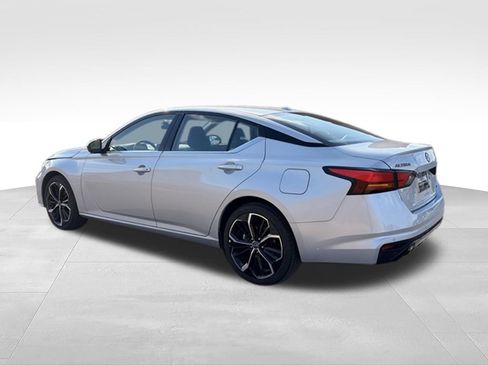 Used 2025 Nissan Altima 2.5 SR AWD/4WD image 9