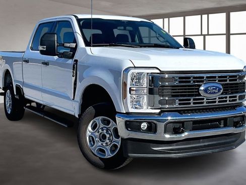 Used 2025 Ford F250 XLT image 3