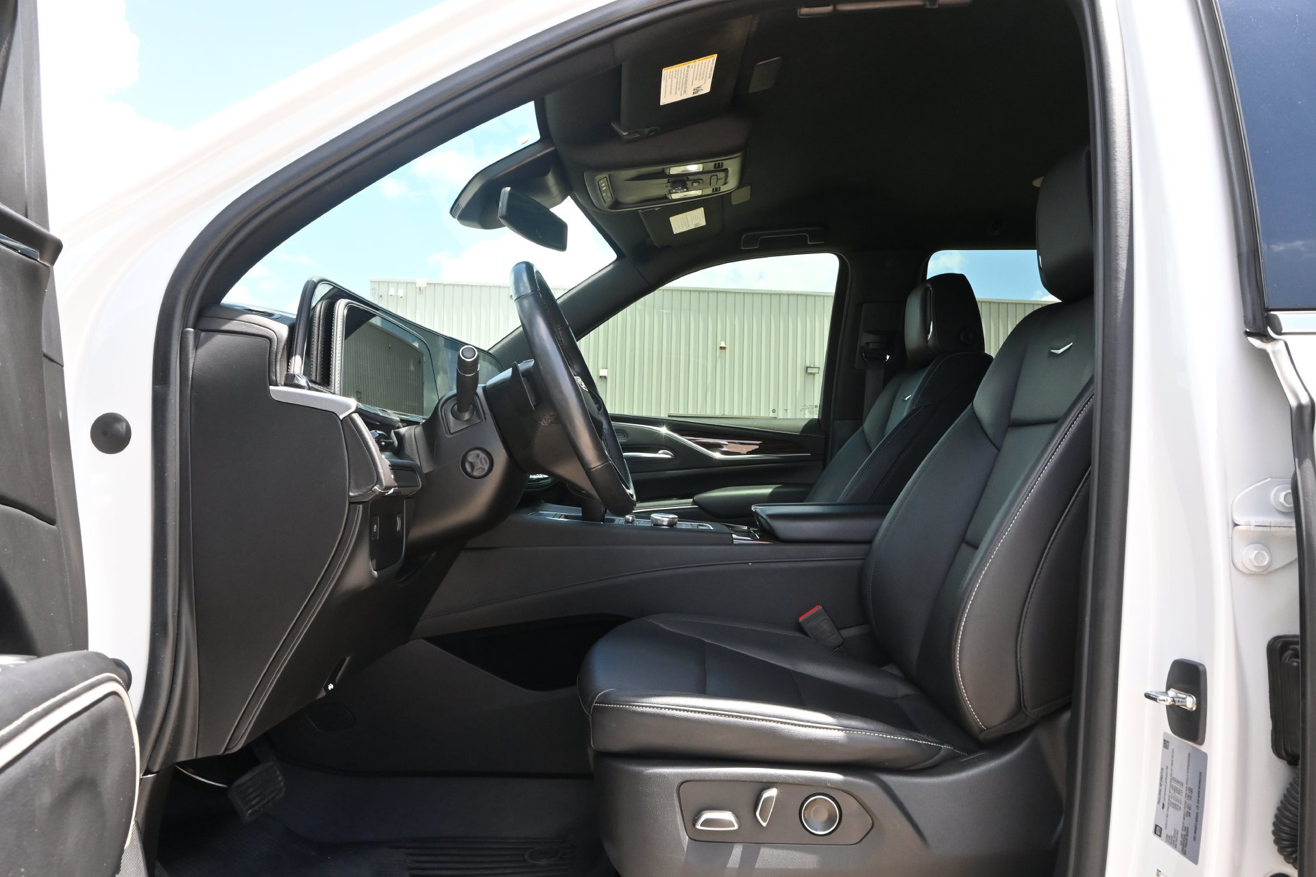 Used 2023 Cadillac Escalade Luxury w/ LPO, Floor Liner Package RWD image 18