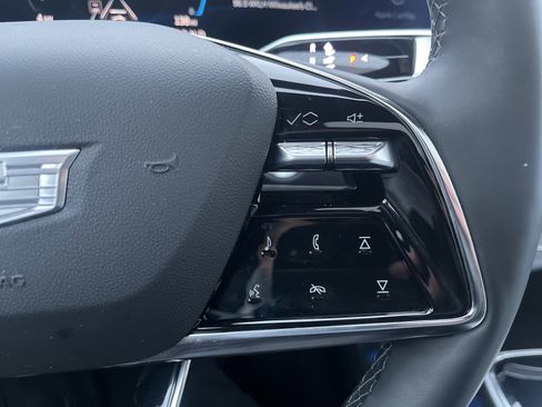 Used 2025 Cadillac Lyriq Luxury image 21