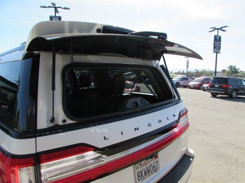 Used 2019 Lincoln Navigator L Reserve image 36