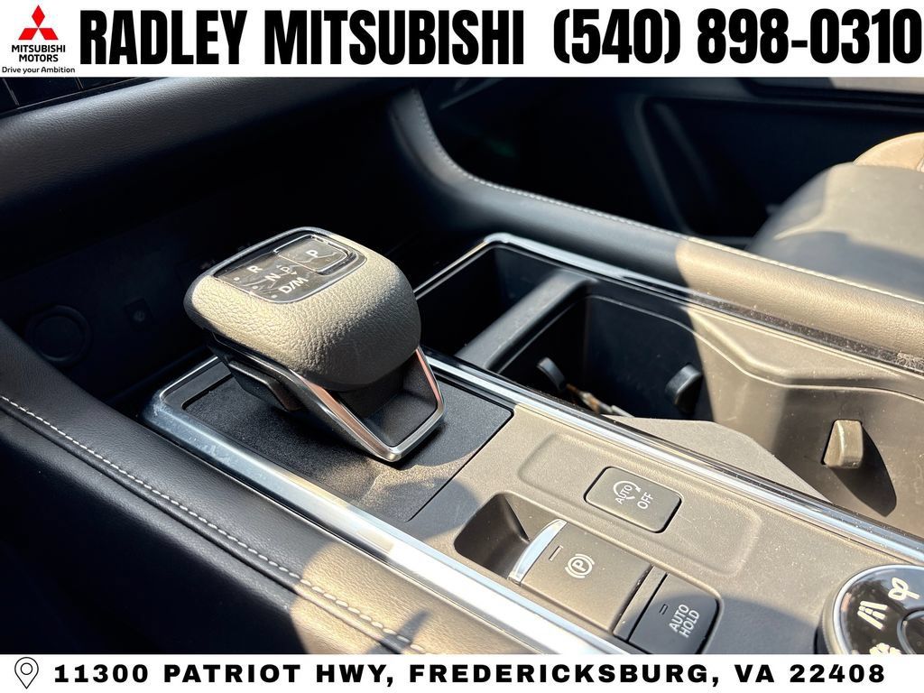 Used 2023 Nissan Pathfinder SL AWD/4WD image 11