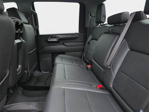 Used 2024 Chevrolet Silverado 2500 LTZ image 18