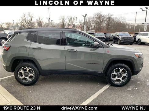 Used 2022 Jeep Compass Trailhawk w/ Trailhawk Elite Group image 8