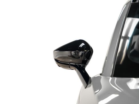 Used 2021 Aston Martin DBX image 11