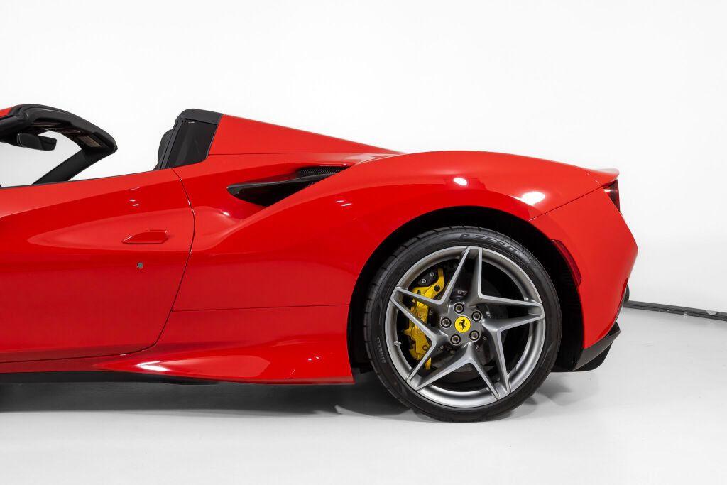Used 2022 Ferrari F8 Tributo RWD image 17