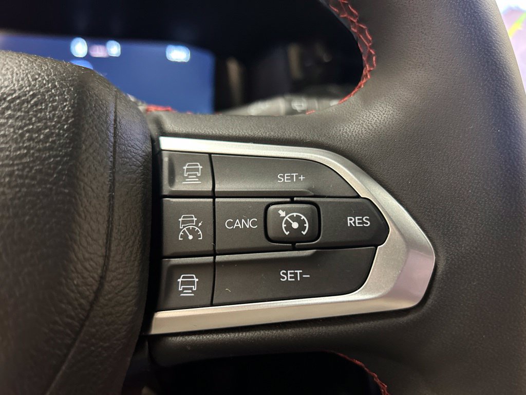 Used 2025 Jeep Compass Trailhawk w/ Trailhawk Elite Group AWD/4WD image 24