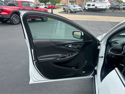 Used 2024 Chevrolet Malibu LT image 15