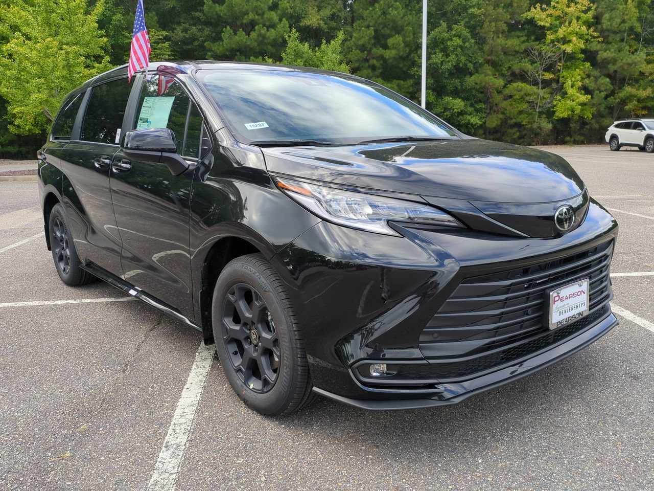 New 2026 Toyota Sienna XLE Woodland Edition AWD/4WD image 2