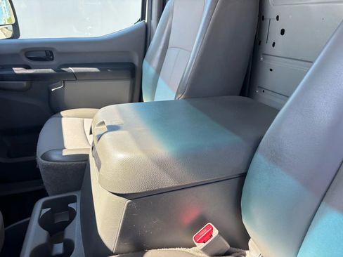 Used 2019 Nissan NV 2500 SV image 10