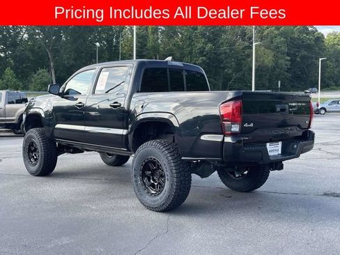 Used 2022 Toyota Tacoma SR AWD/4WD image 3