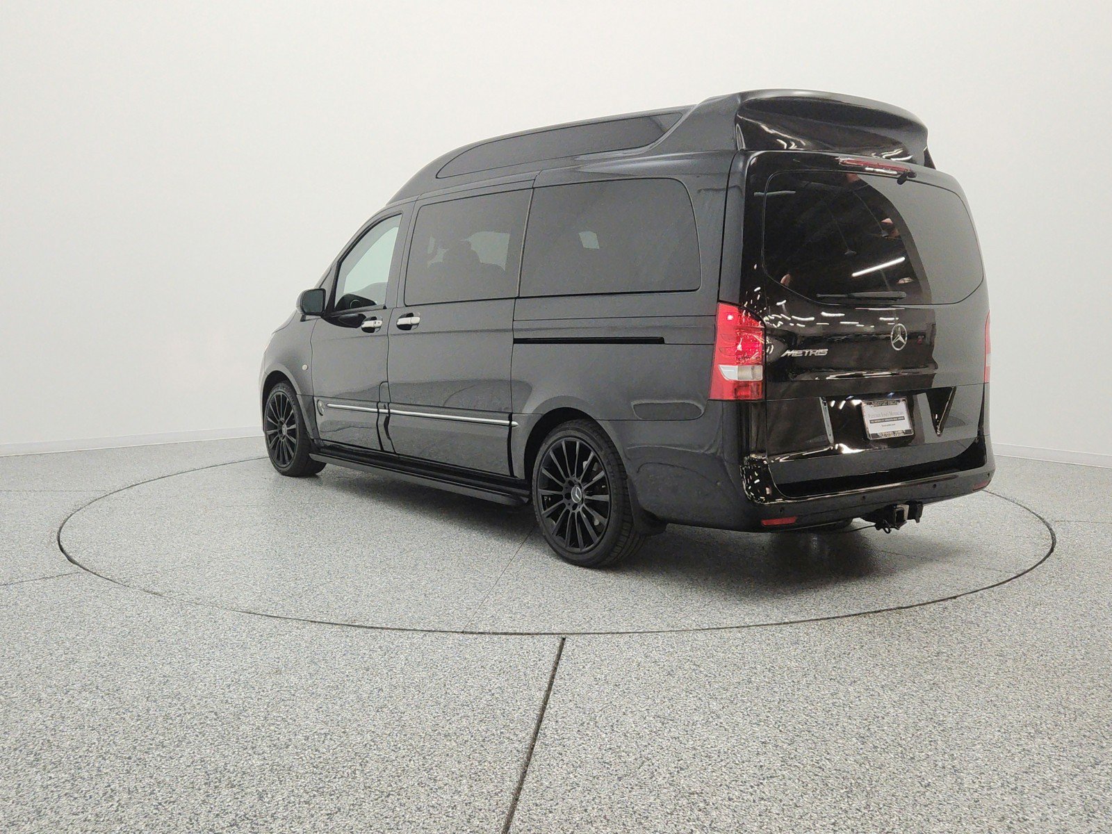 Used 2018 Mercedes-Benz Metris Passenger image 7