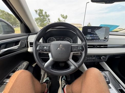 Used 2022 Mitsubishi Outlander SEL AWD/4WD image 13