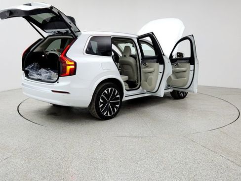 New 2026 Volvo XC90 T8 Ultra w/ Protection Package Premier image 11