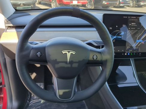 Used 2021 Tesla Model Y Long Range image 19