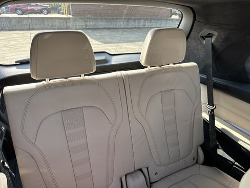 Used 2021 BMW X7 xDrive40i w/ Executive Package AWD/4WD image 18