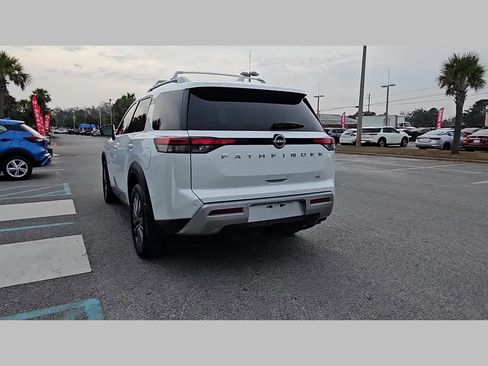 Used 2025 Nissan Pathfinder SL w/ SL Premium Package image 28