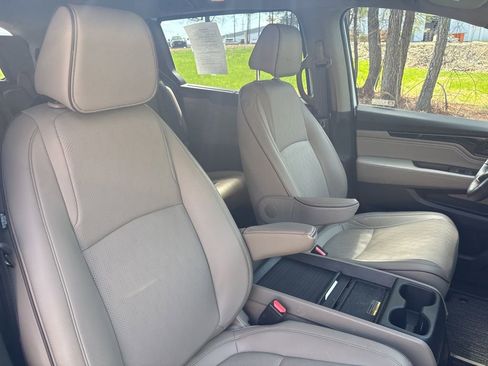 Used 2023 Honda Odyssey Elite image 9