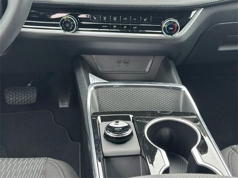 New 2026 Chevrolet Equinox LT w/ Safety and Technology Package image 8