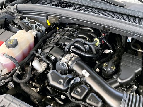 Used 2024 Jeep Grand Cherokee L Laredo image 31