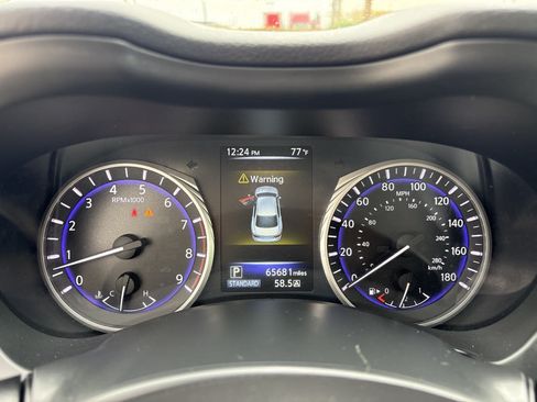 Used 2017 INFINITI Q50 Signature Edition w/ All Weather Package (L93) RWD image 22