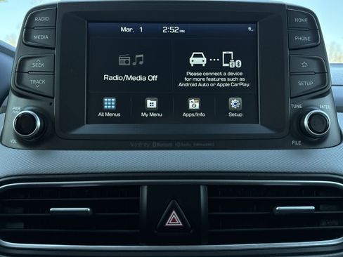 Used 2021 Hyundai Kona Limited w/ Cargo Package AWD/4WD image 17