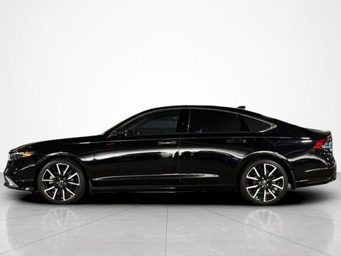 Used 2024 Honda Accord Touring image 2