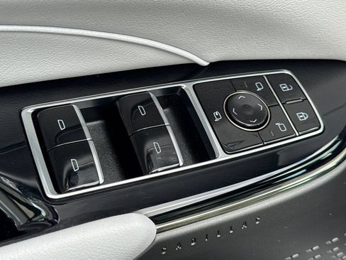 Used 2024 Cadillac Lyriq Sport AWD/4WD image 13