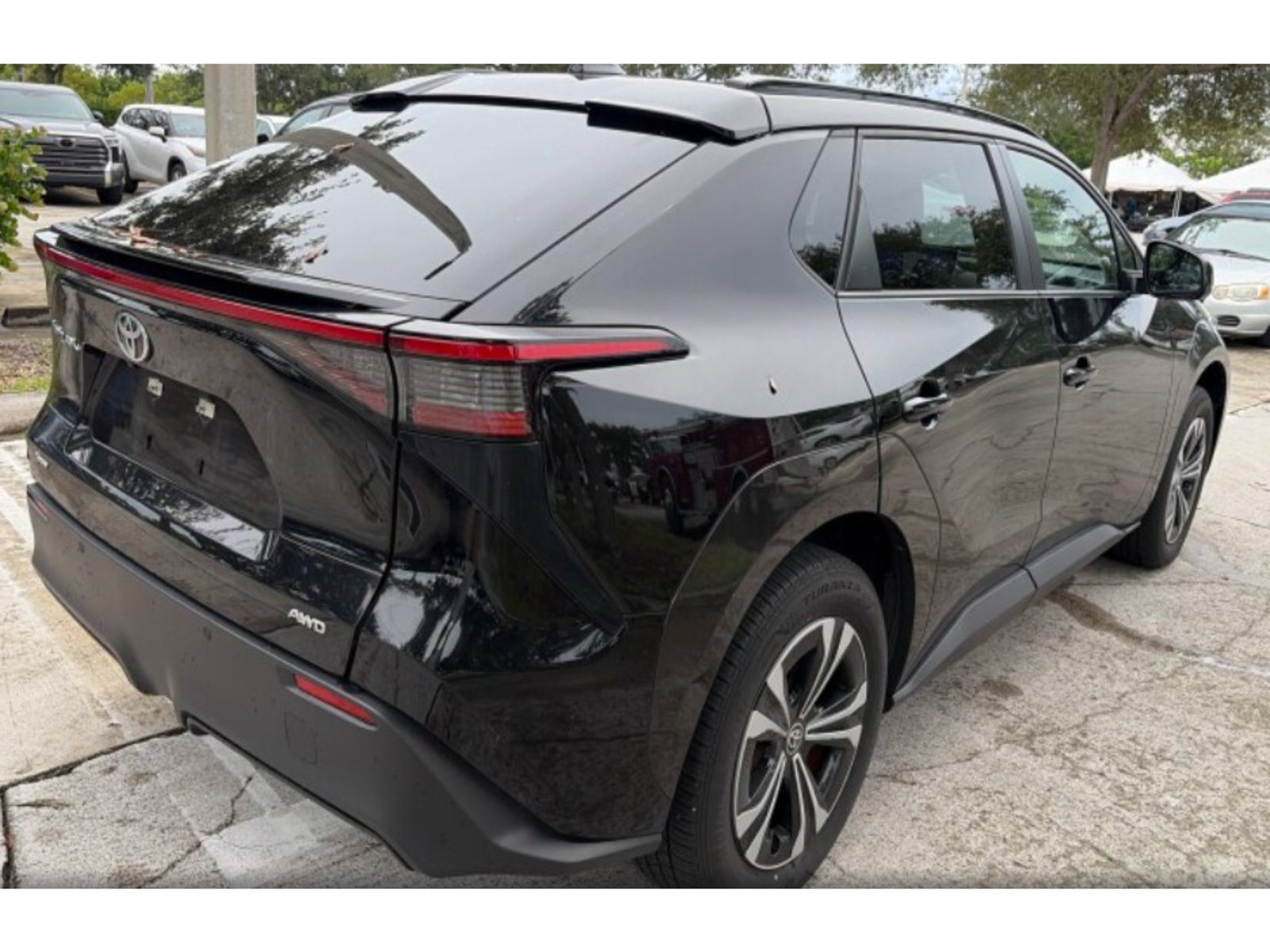Used 2024 Toyota bZ4X AWD image 3